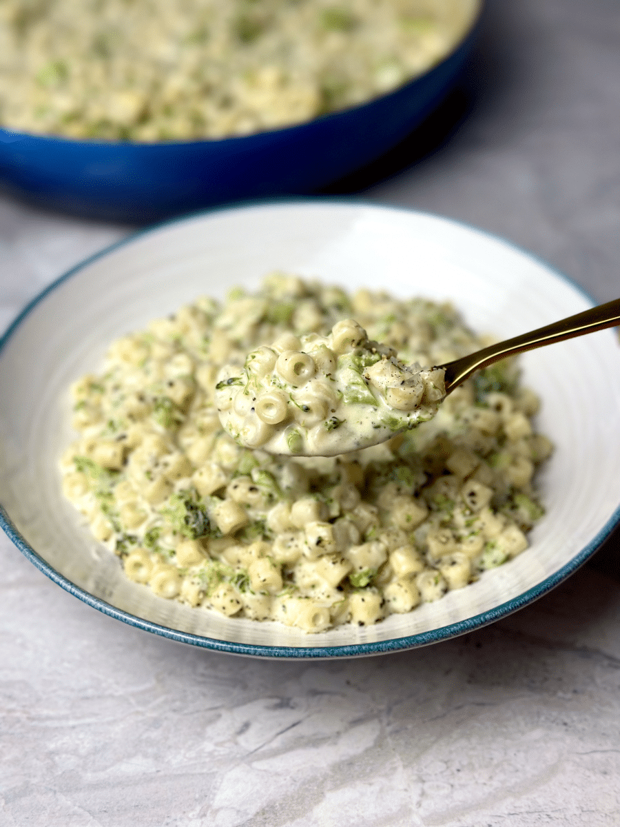 Cheesy and Creamy Broccoli Pasta Recipe
